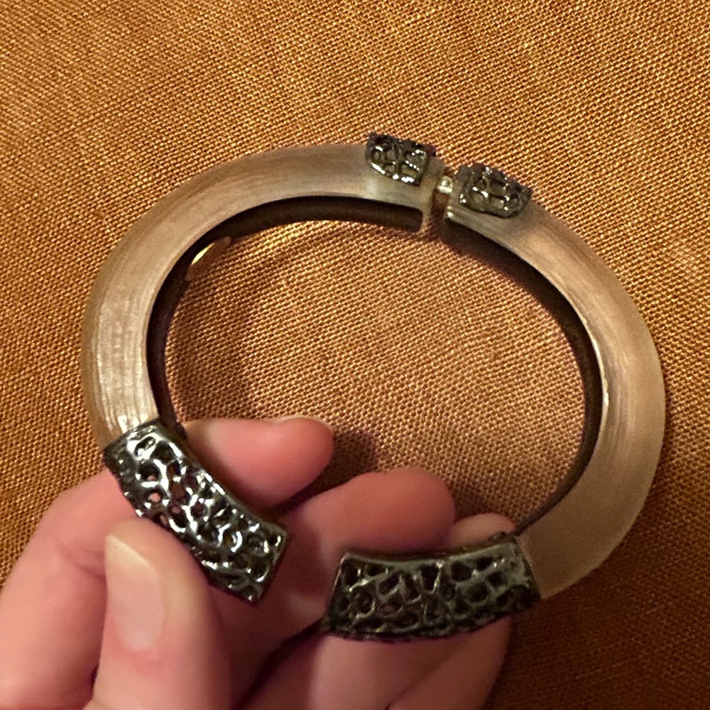 Alexis Bittar Lucite bracelet - Picture 6 of 10